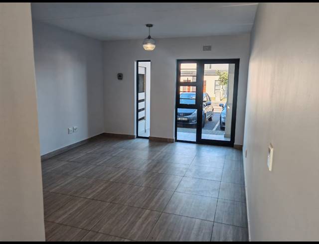 2 BEDROOM APARTMENT FOR SALE IN PARKLANDS NORTH